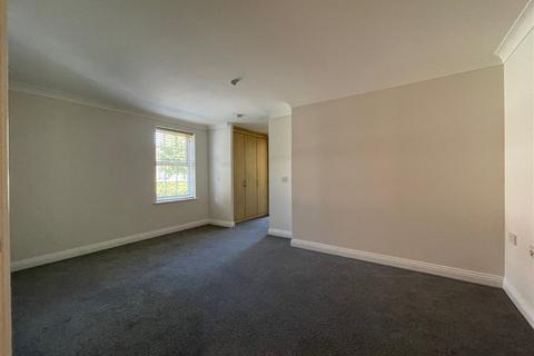 2 bedroom apartment to rent, Old College Road, Newbury RG14