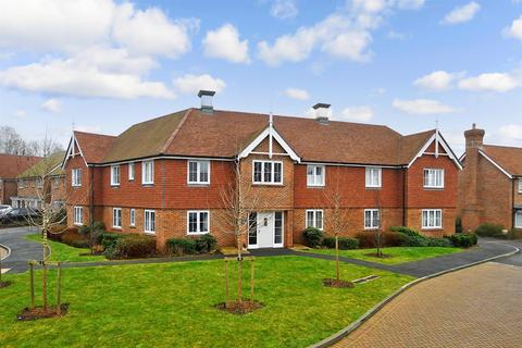 2 bedroom ground floor flat for sale, Sycamore Road, Cranleigh, Surrey