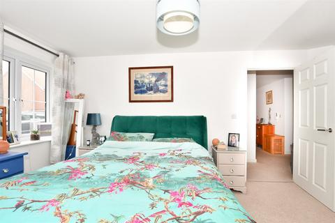 2 bedroom ground floor flat for sale, Sycamore Road, Cranleigh, Surrey