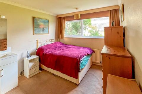 3 bedroom flat for sale, Skeyne Drive, Pulborough