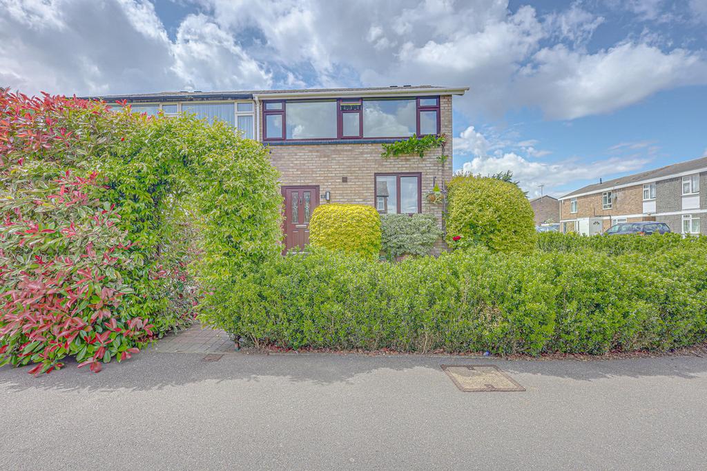 Rise Park, Basildon, SS15 4 bed semidetached house for sale £425,000