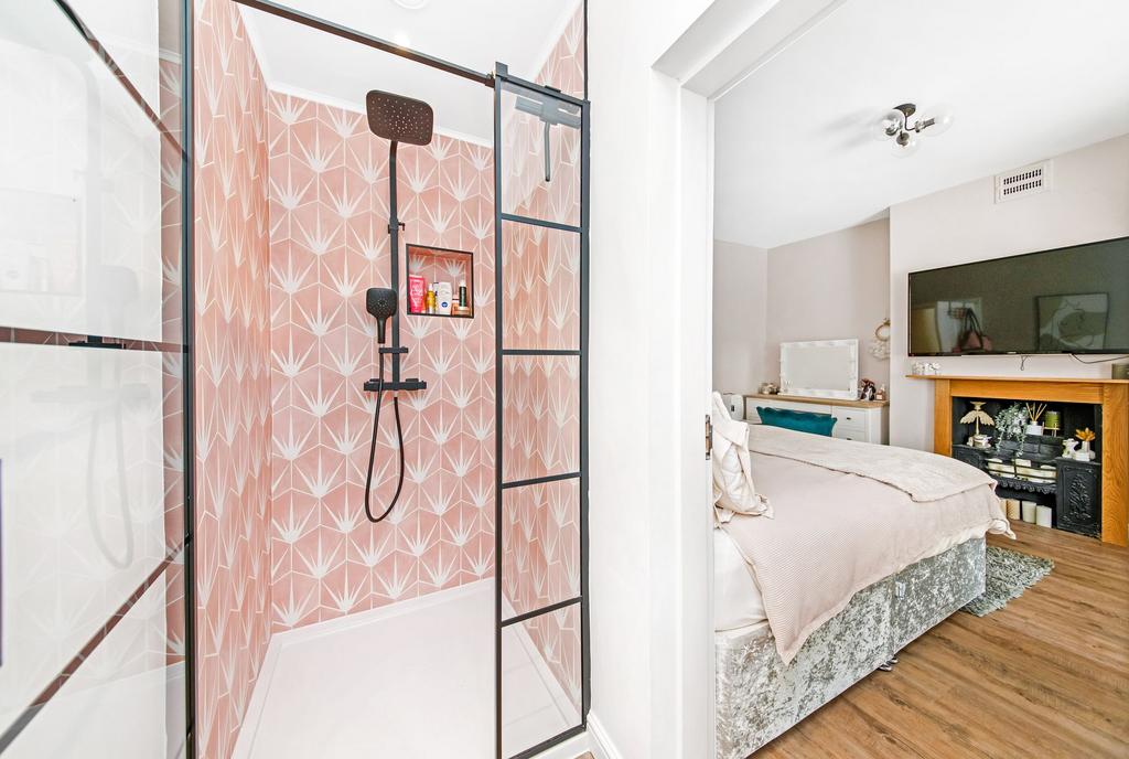 Bedroom three en suite