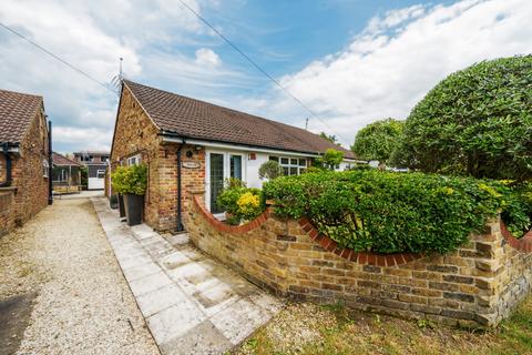 2 bedroom bungalow for sale, The Phygtle, Chalfont St. Peter, Gerrards Cross