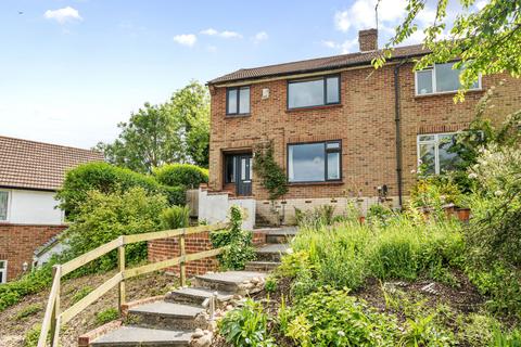 7 Benham Close, Coulsdon, CR5 1JB