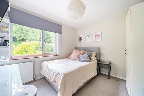 7 Benham Close, Coulsdon, CR5 1JB