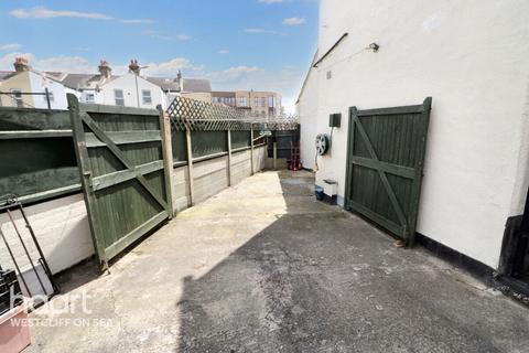 18 Beresford Road, Southend-on-sea, SS1 2TW