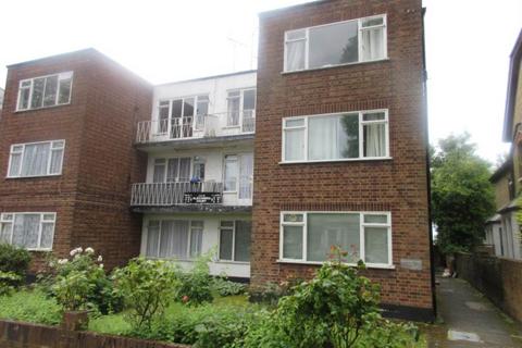2 bedroom flat to rent, Alexandra Road, Southend On Sea