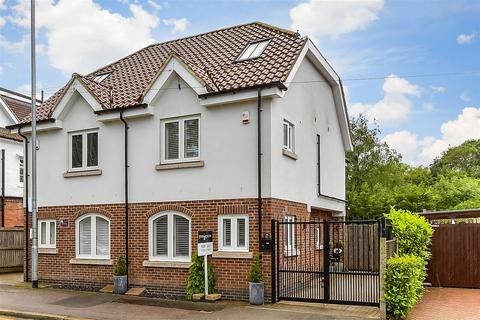 3 bedroom semi-detached house for sale, Station Road, Chigwell, Essex