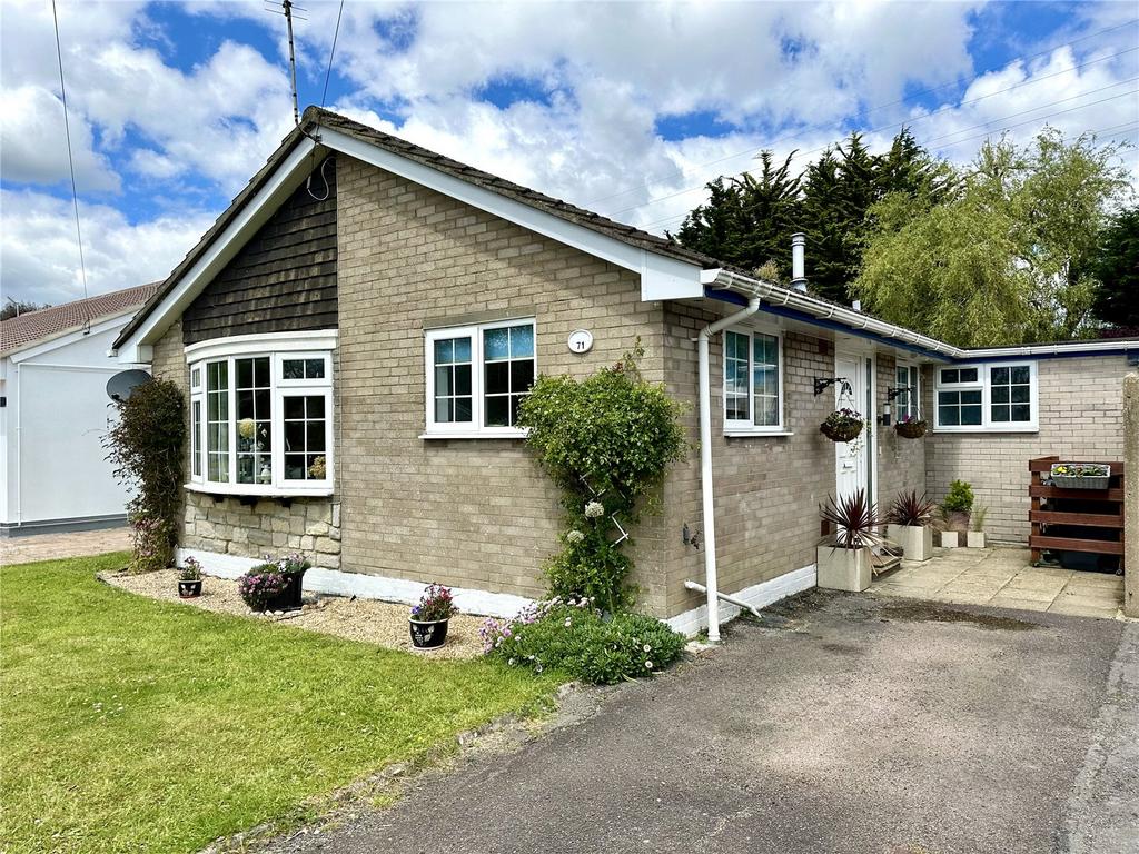 Highcliffe On Sea, Christchurch BH23 2 bed bungalow for sale £450,000