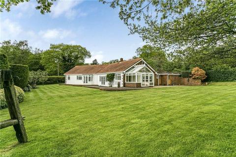 4 bedroom detached bungalow to rent, Sparrow Row, Woking GU24