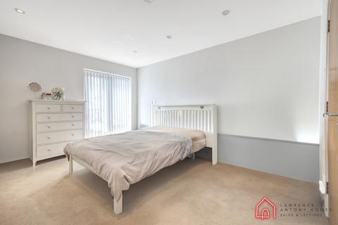 2 bedroom apartment for sale, London Road, Westcliff-On-Sea, SS0
