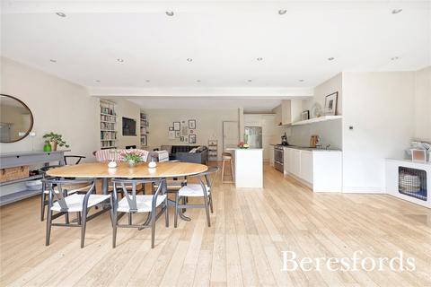 30 Grosvenor Gardens, Upminster, RM14 1DJ