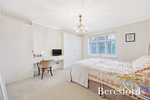 30 Grosvenor Gardens, Upminster, RM14 1DJ