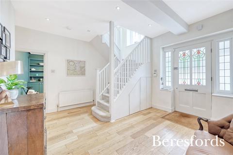30 Grosvenor Gardens, Upminster, RM14 1DJ