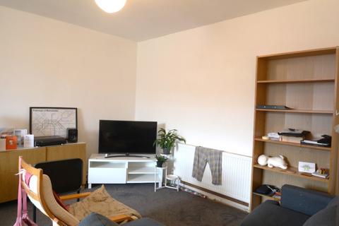 2 bedroom flat to rent, Egerton Road North, Manchester M16