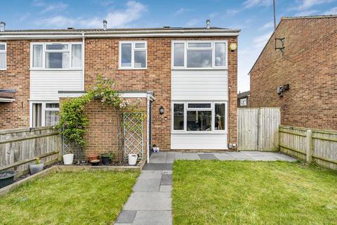 3 bedroom end of terrace house for sale, Market End Way, Bicester, OX26