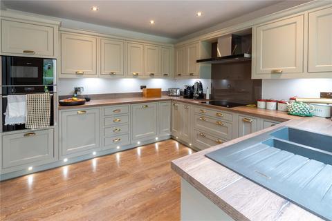 4 bedroom detached house for sale, St. Johns Avenue, Kidderminster, Worcestershire, DY11