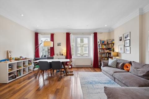 2 bedroom flat to rent, Campden Hill Gardens, London, W8