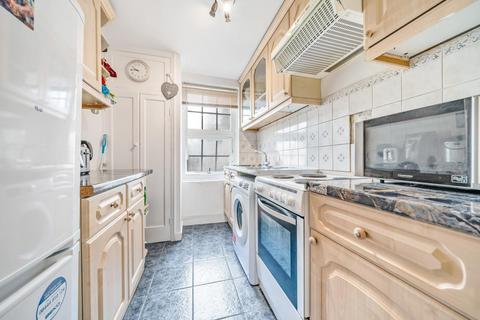 2 bedroom flat for sale, West Barnes Lane, New Malden