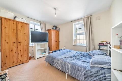 2 bedroom flat for sale, West Barnes Lane, New Malden