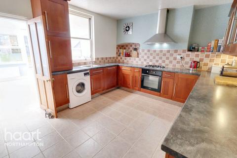 3 bedroom terraced house for sale, Raynsford Road, Northampton