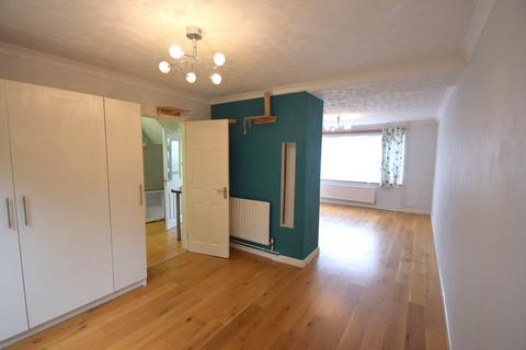 17 Farm Close, Chalgrove, Oxford, OX44 7RL