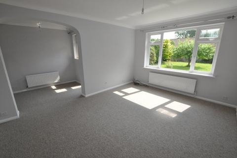 3 bedroom bungalow to rent, The Briary, Bexhill-on-Sea, TN40