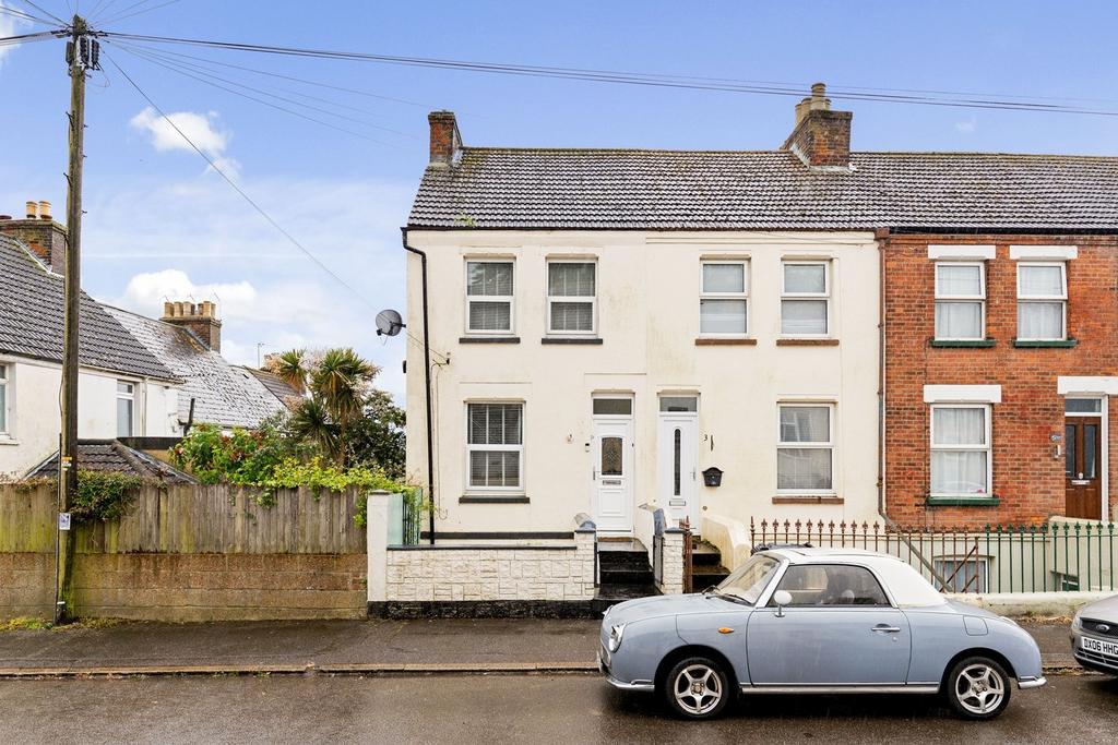 Mayfield Avenue, Dover, CT16 2 bed end of terrace house for sale £200,000