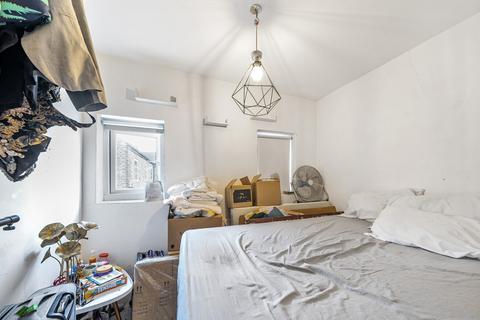27 Humbolt Road, London, W6 8QH