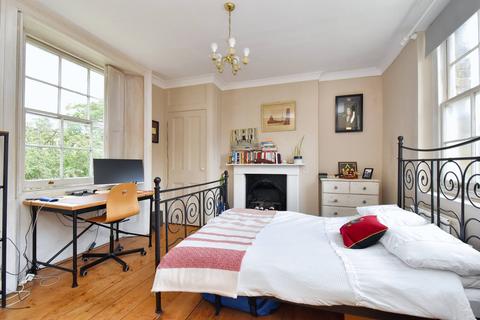 6 bedroom semi-detached house to rent, Grove Lane, London SE5