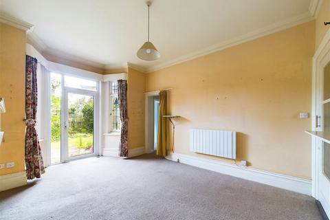 1 bedroom flat for sale, Broadwater Road, Worthing BN14 8AD