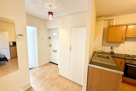 2 bedroom apartment to rent, Malcolm Close, Nottingham, Nottinghamshire, NG3 5AP