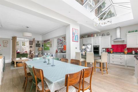 6 bedroom semi-detached house to rent, Rydal Road, SW16