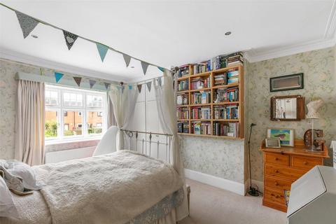 6 bedroom semi-detached house to rent, Rydal Road, SW16