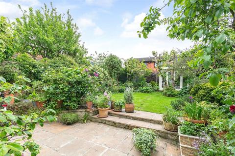 6 bedroom semi-detached house to rent, Rydal Road, SW16
