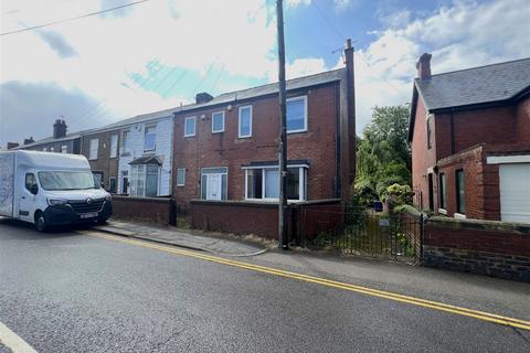 6 bedroom end of terrace house for sale, Barnsley Road, Goldthorpe, Rotherham, S63 9AA