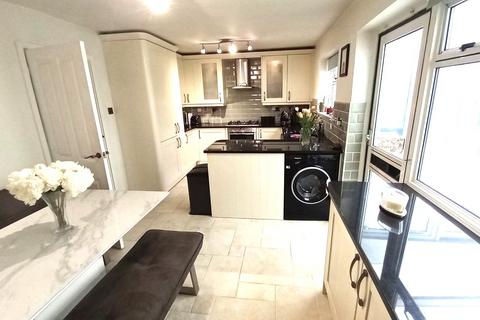 3 bedroom semi-detached house to rent, Ash Road, Onehouse IP14