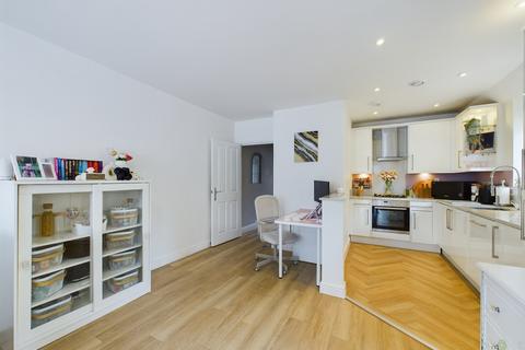 1 bedroom flat for sale, Chapel Drive, Dartford, Kent, DA2