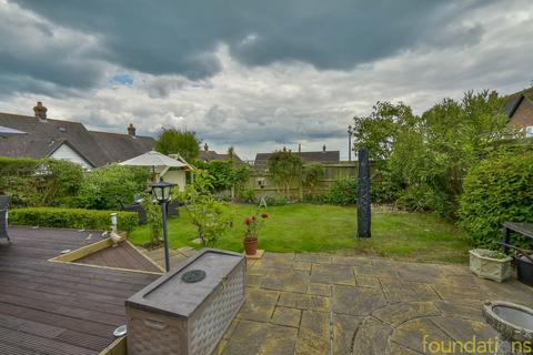 5 De Moleyns Close, Bexhill-on-sea, TN40 1UT