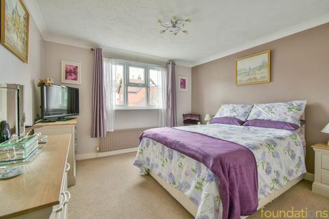 5 De Moleyns Close, Bexhill-on-sea, TN40 1UT