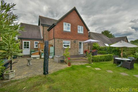 5 De Moleyns Close, Bexhill-on-sea, TN40 1UT