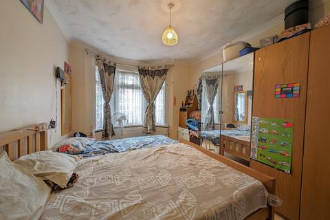 4 bedroom terraced house for sale, Woodlands Road, Southall, Greater London, UB1