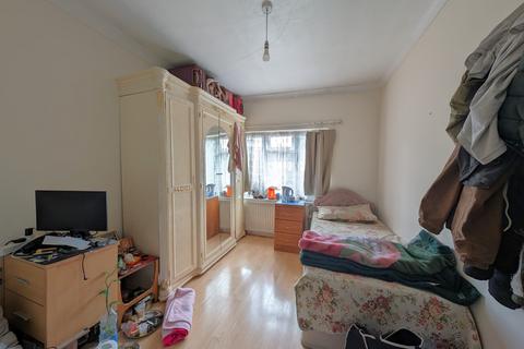 4 bedroom terraced house for sale, Woodlands Road, Southall, Greater London, UB1