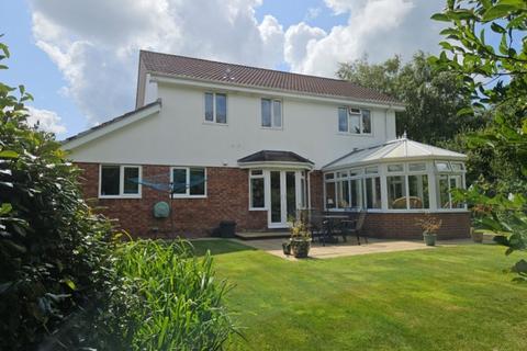 8 Kirland Bower, Bodmin, PL30 5RA