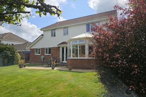 8 Kirland Bower, Bodmin, PL30 5RA