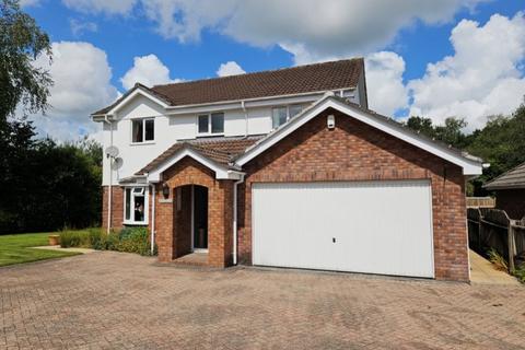 8 Kirland Bower, Bodmin, PL30 5RA