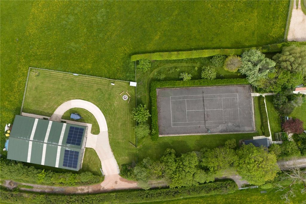 Barn &amp; Tennis Court