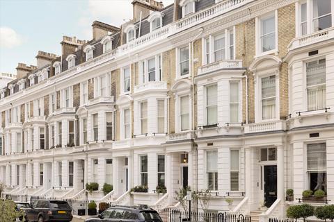 2 bedroom flat for sale, Stafford Terrace, Kensington, London, W8