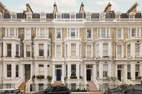 2 bedroom flat for sale, Stafford Terrace, Kensington, London, W8