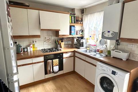 2 bedroom end of terrace house to rent, St. Johns Court, Birmingham B31